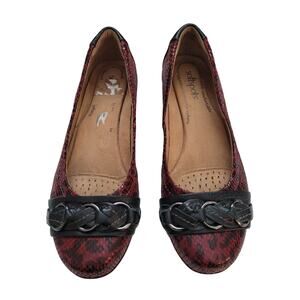 Soft Sport Maroon and Black Snakeskin print flats, sz. 7